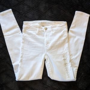 AE White Hi-Rise Jegging